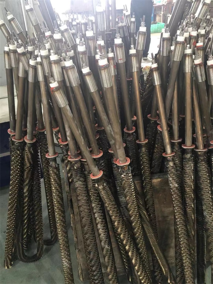 Duct heating pipe